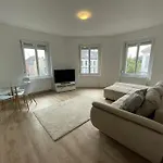 Mulhouse, Urban Family Nest Apartament *