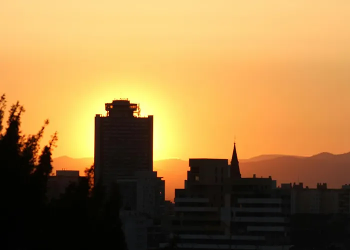 Mulhouse, Urban Family Nest *